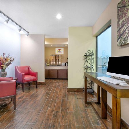 Super 8 By Wyndham New Braunfels I-35 Hotel Екстериор снимка