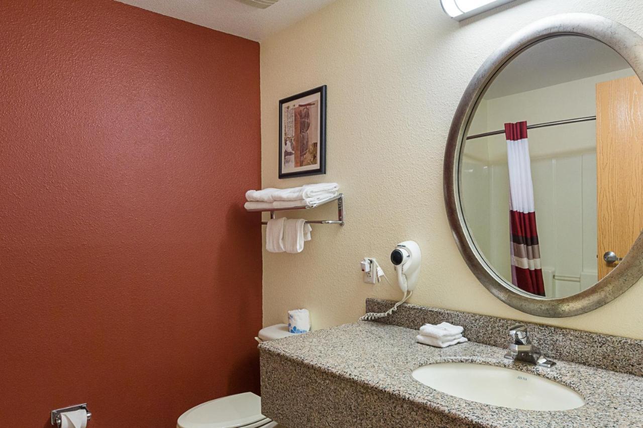 Super 8 By Wyndham New Braunfels I-35 Hotel Екстериор снимка