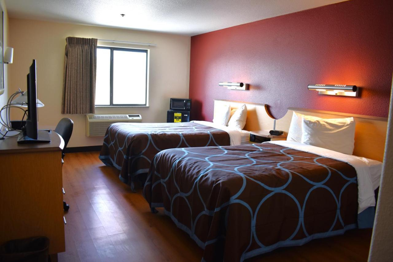 Super 8 By Wyndham New Braunfels I-35 Hotel Екстериор снимка