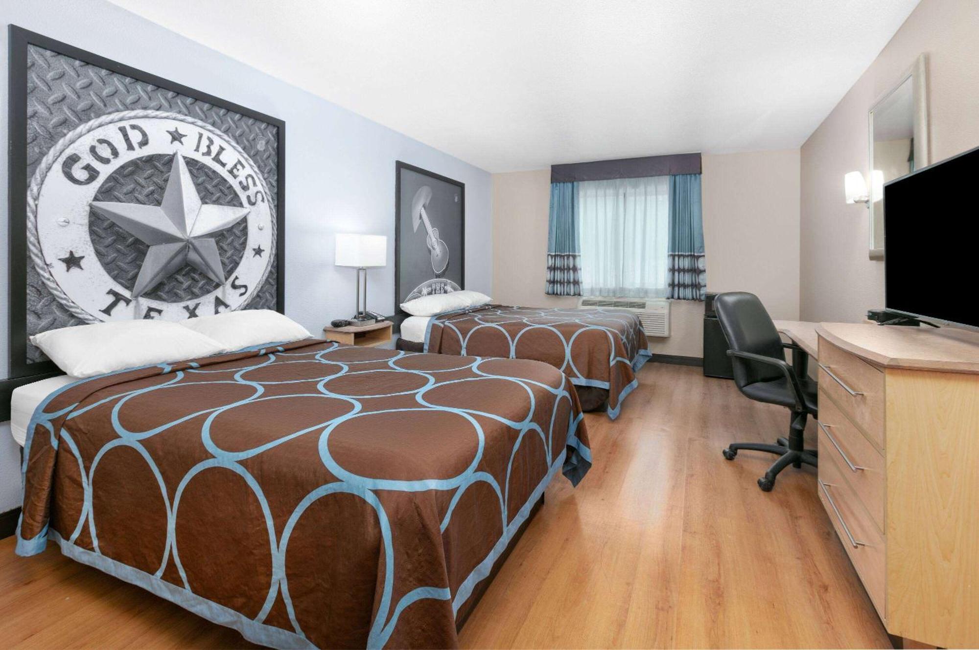 Super 8 By Wyndham New Braunfels I-35 Hotel Екстериор снимка