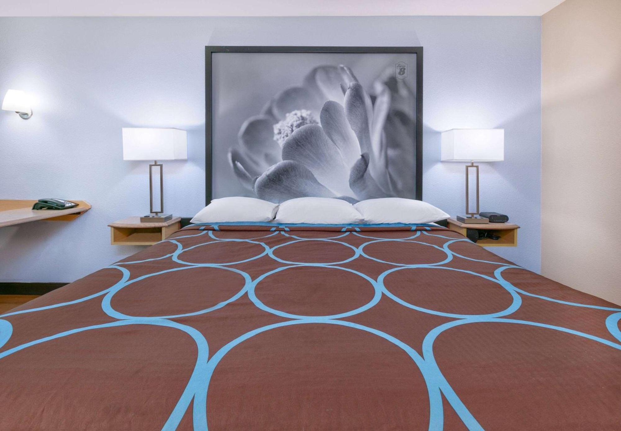 Super 8 By Wyndham New Braunfels I-35 Hotel Екстериор снимка
