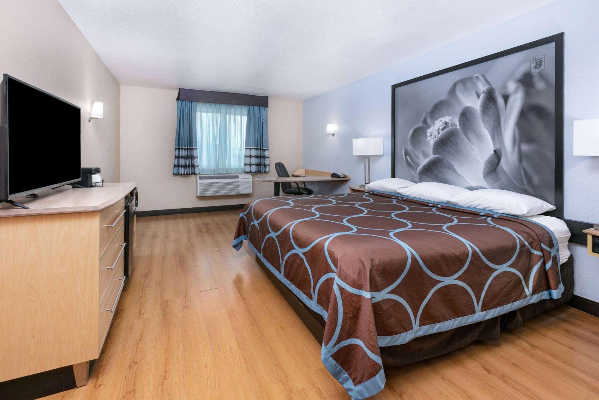 Super 8 By Wyndham New Braunfels I-35 Hotel Екстериор снимка