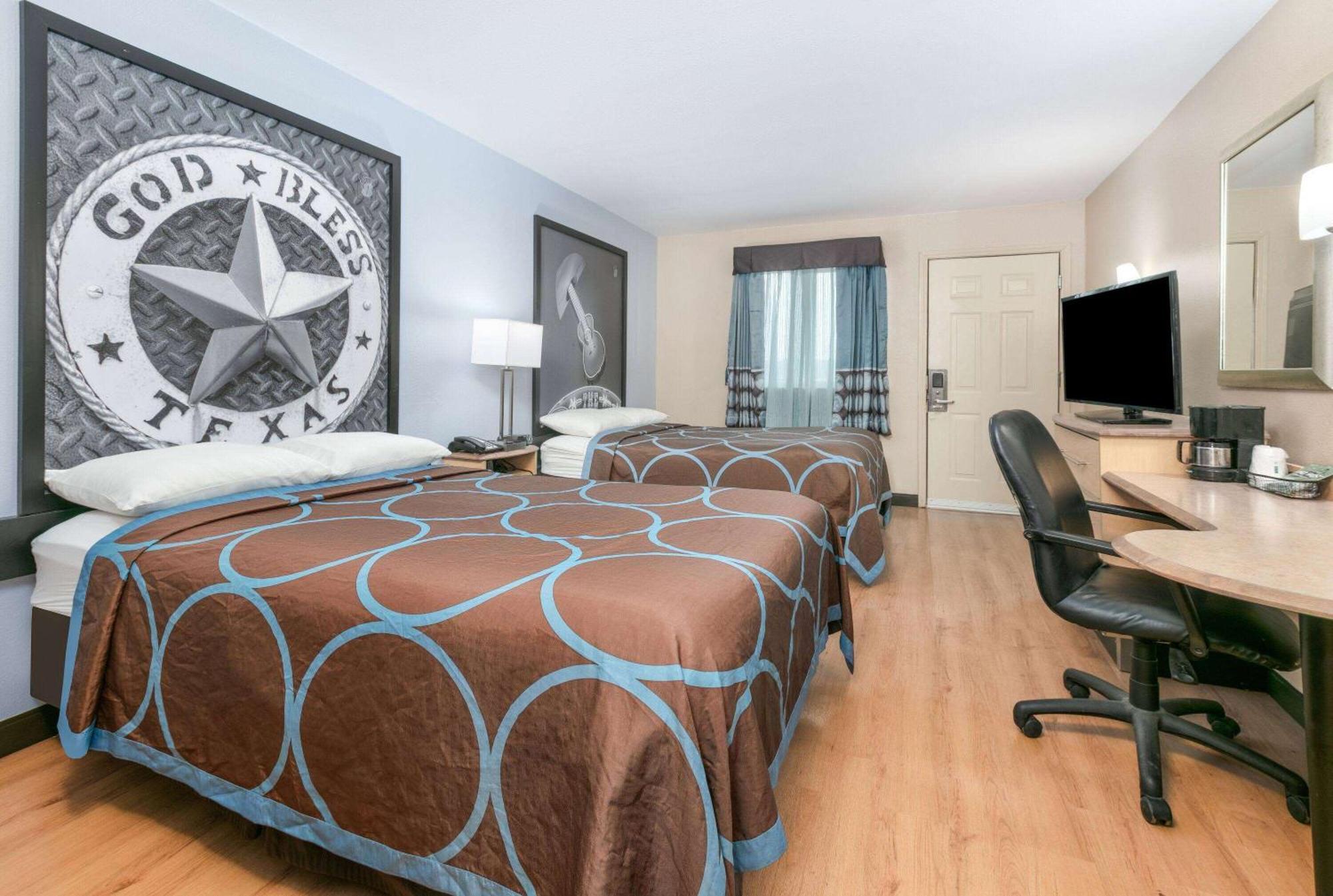 Super 8 By Wyndham New Braunfels I-35 Hotel Екстериор снимка